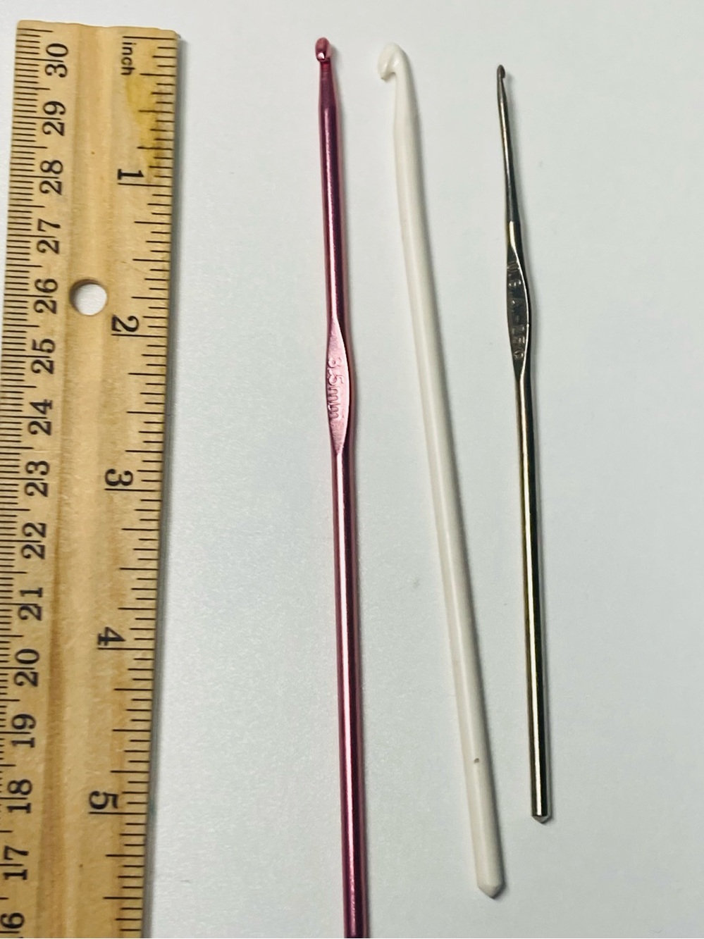 3 Small Crochet Hooks including 3.5mm, size 6, tapestry…‎